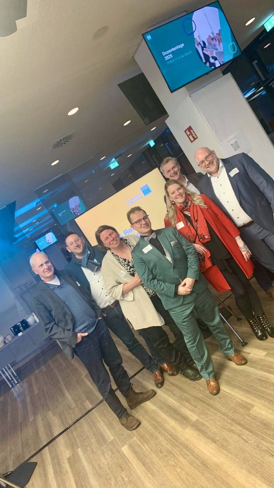 2025 Dozententage Essen - Nürnberger Truppe - 3 (schräg) Prof. Dr. Klemens Waldhör, Prof. Dr. Peter Vatter, Prof. Dr. Anja Liebrich, Prof. Dr. Alexander Lutz, Dr. Regina Lutz, Prof. Dr. Harald Kollrus, Prof. Dr. Frank Müller
