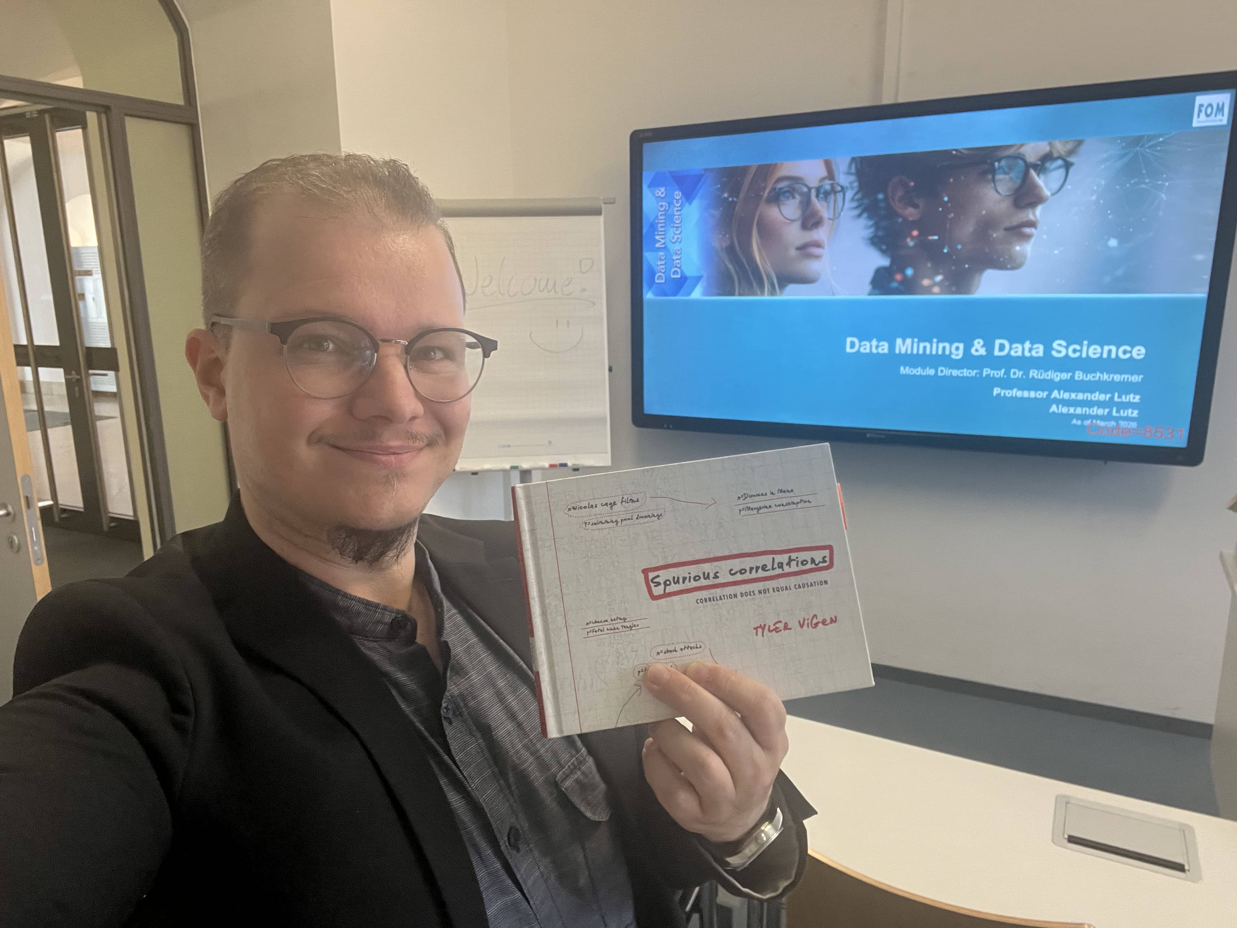 Professor Lutz in der Vorlesung Data Mining & Data Science